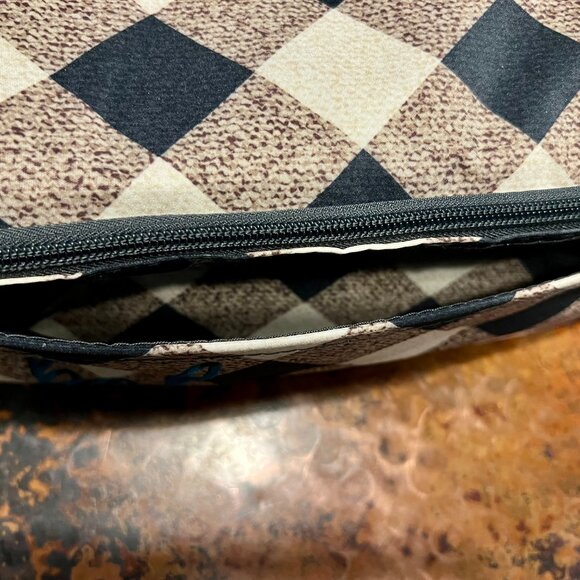 SALE!  Tastefully Simple Insulated Carrying Case & Tray - Picture 9 of 9